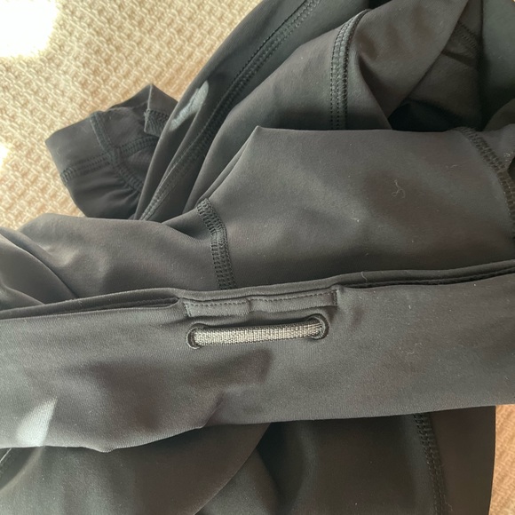 Lululemon leggings. - Picture 4 of 7